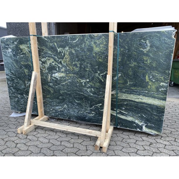 Pannonia Green - Poleret overflade 