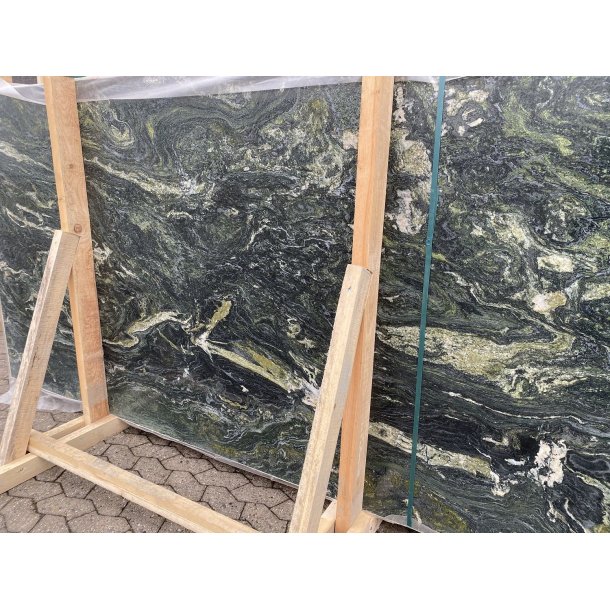 Pannonia Green - slebet overflade 