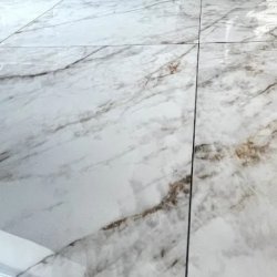 Cuarzo Reno - Flere partier