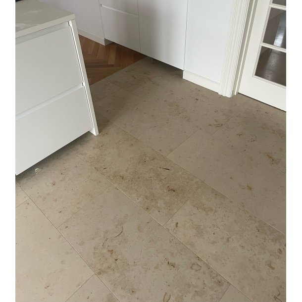 Jura Marmor Beige. Slebet