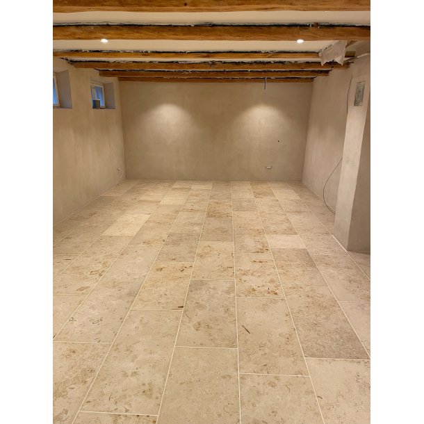 Jura Marmor Beige. Slebet