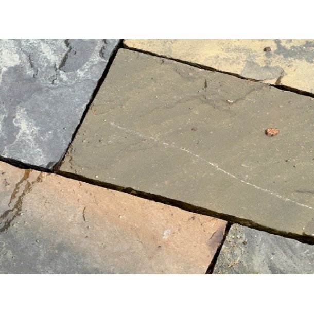 Sandstone Black Natural