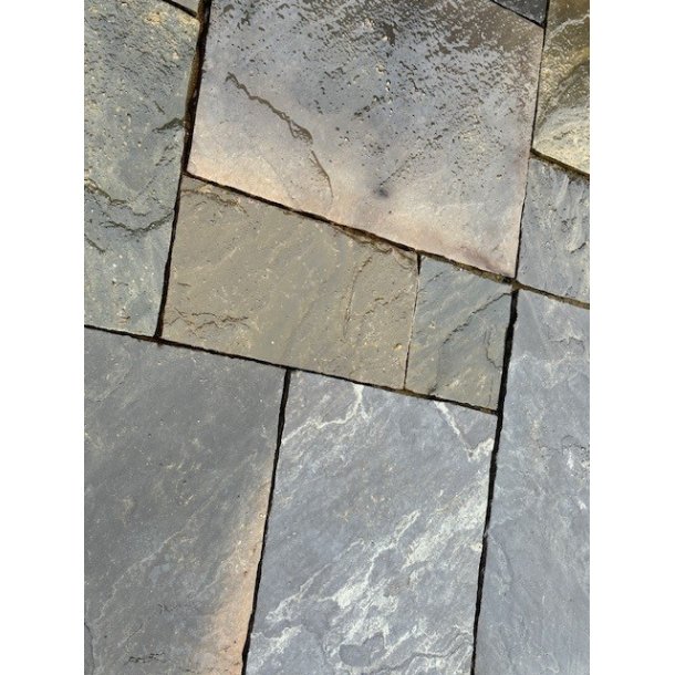 Sandstone Black Natural